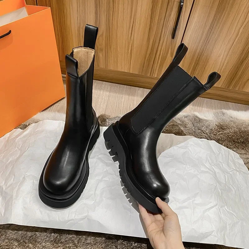 VÉDA™ CHUNKY LEATHER CHELSEA BOOTS